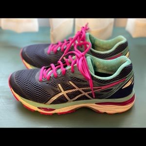 Women’s Gel Cumulus 18